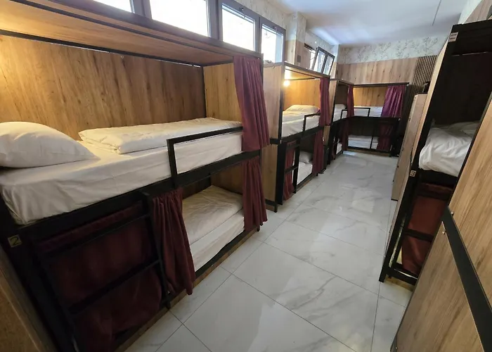 Senda Hostel Retiro - Atocha & Madrid Centro